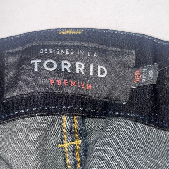 Torrid Premium Denim Blue Jeans NEW Bombshell Skinny 16R Pus Size 5 Pocket - Picture 3 of 9